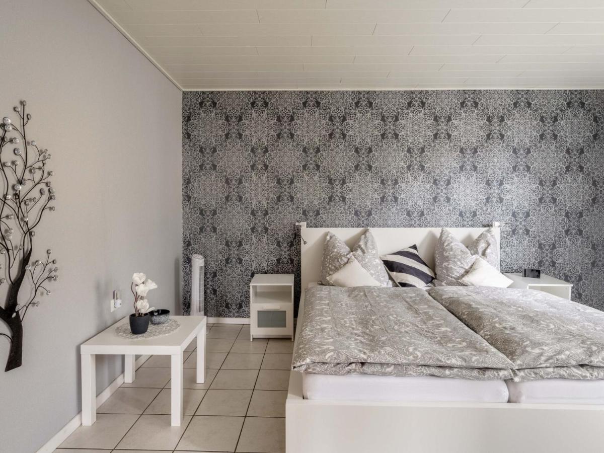 Restful Apartment In Neumagen Near River Moselle Exteriör bild
