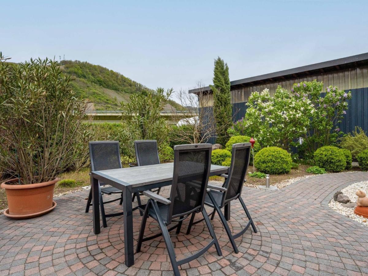 Restful Apartment In Neumagen Near River Moselle Exteriör bild